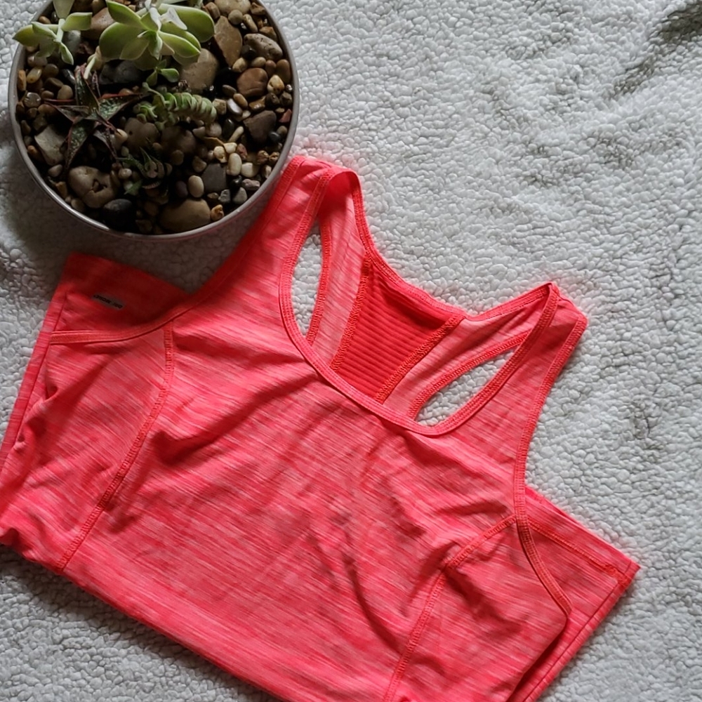 💥SOLD💥Workout tank bundle. - Picture 6 of 6